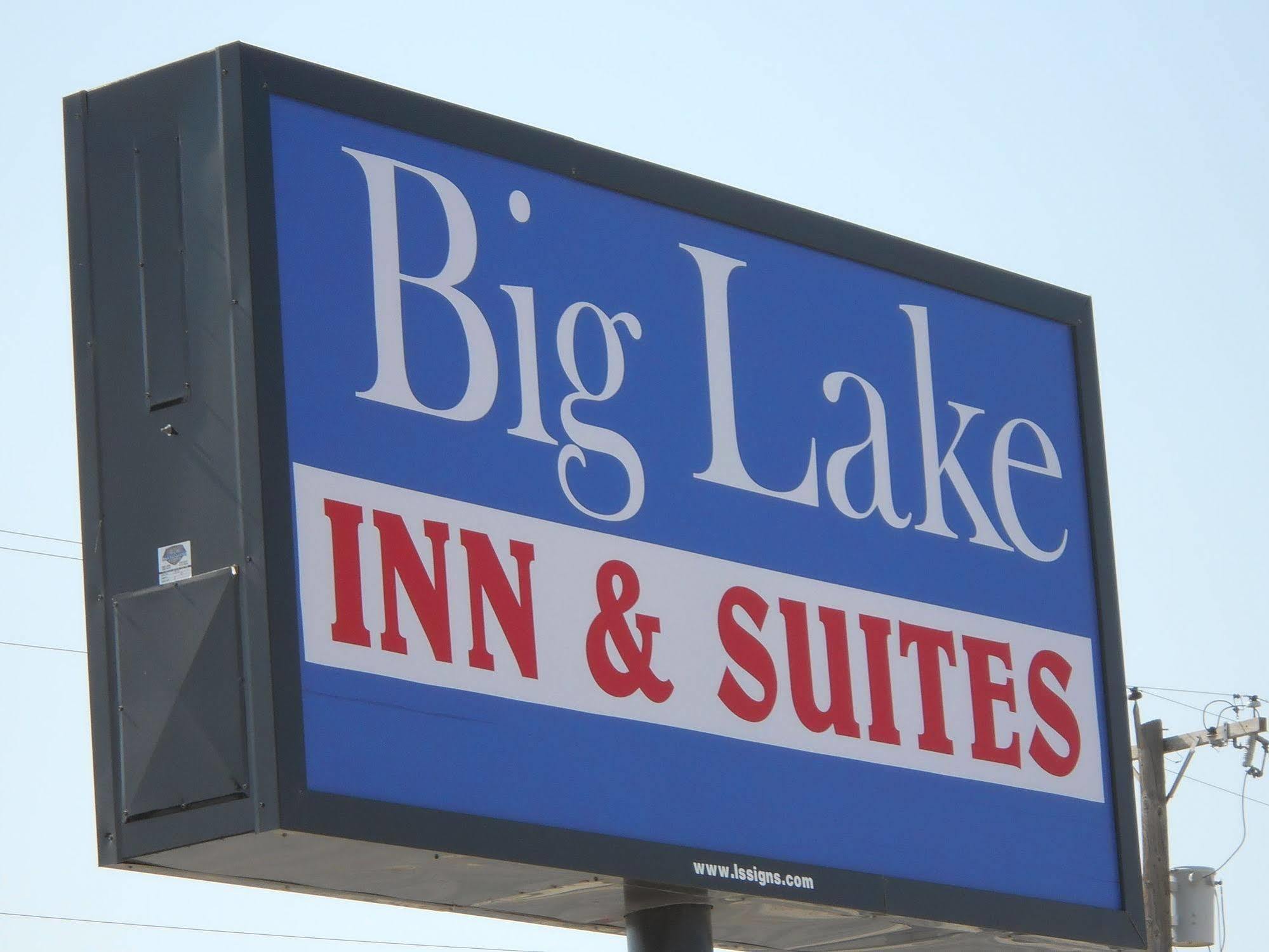 Big Lake Inn And Suites Exterior photo