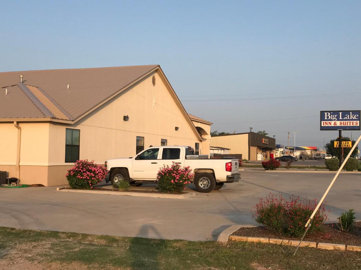 Big Lake Inn And Suites Exterior photo