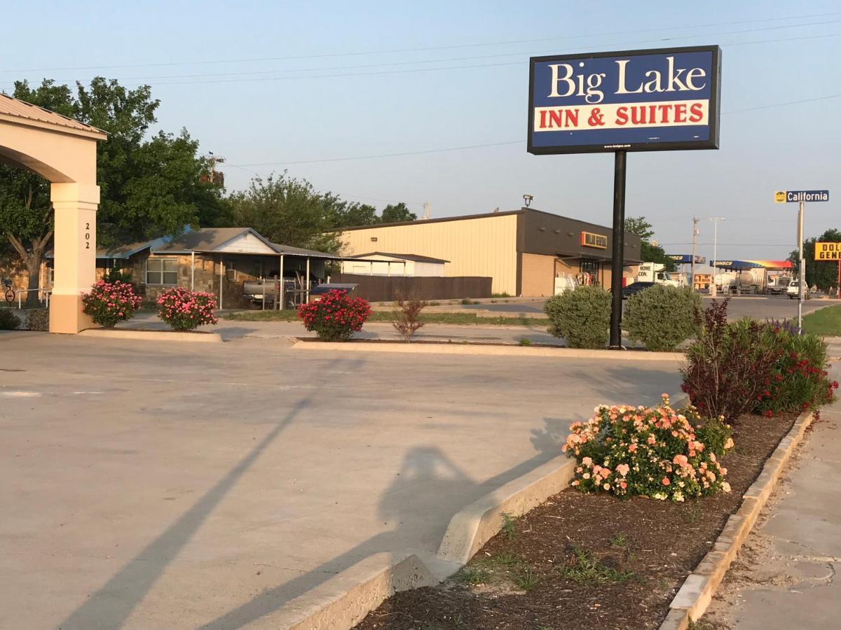 Big Lake Inn And Suites Exterior photo